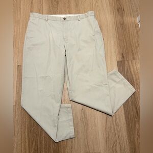 L.L. Bean Classic Fit Men's Light Tan Chinos size 42x32